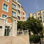 Birchfort - Newly renovated unique 1 bedroom apartment Dubai