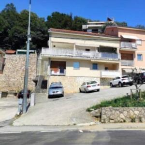 Apartments with parking space Novi Vinodolski - 20006