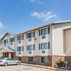 Super 8 by Wyndham Manhattan KS