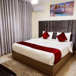 Golden Hotel