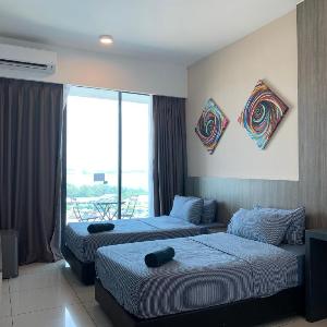 PD D’Wharf Superb Seaview Suite 6 (Up to 3 pax)