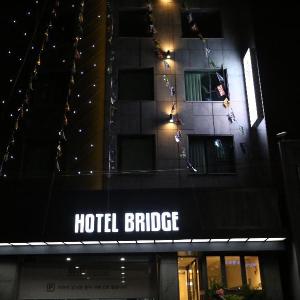 Hotel Bridge