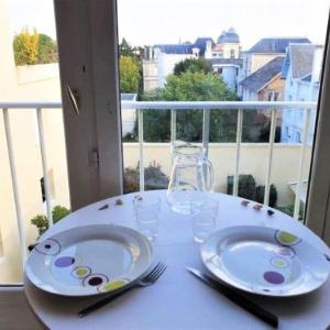 Royan - STUDIO LUMINEUX au calme - 30m de la PLAGE - Quartier du PARC