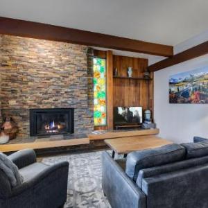Tamarisk Alpine Condo: Great Location Pool/Hot Tub