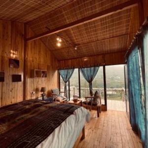 H’nee House Ta Van