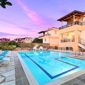 Mare Blue Villa with Private Heated Swimming Pool
