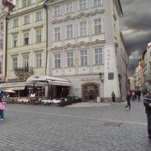 Old Town Square Residence by Emblem