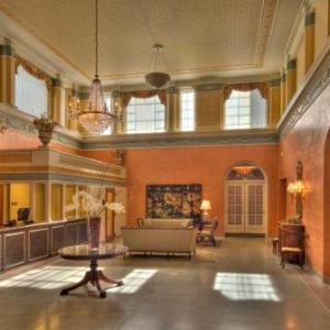 Hotels near Honeywell Center - Charley Creek Inn