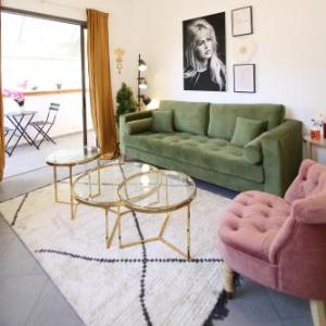 Design & Balcony In City Center By Feelhome