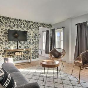 North House - Unique and Sunny Top Floor Old Quebec Gem
