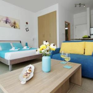 MERYL - Coralli Beachfront Apartment