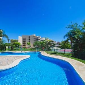 Cubo's Urban Brigitte Torremolinos & Parking