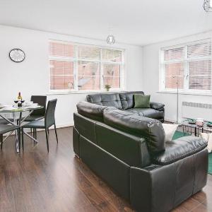 Green Velvet*****huge discounts/Free Parking