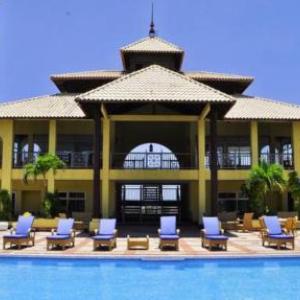Exquisite Oceanfront Suite