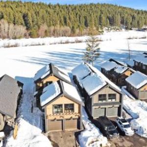 Suncadia Resort Luxury Home Next to Nelson Farm