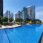 LUXFolio Retreats - BLVD Heights T2 - Vibrant City Views 