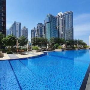 LUXFolio Retreats - BLVD Heights T2 - Vibrant City Views