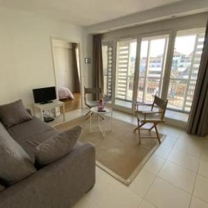 Nice Cocoon 45 M With Balcony Near The Beach