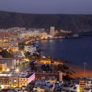 Beach 2-bedroom in Los Cristianos