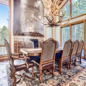 Grand Antler Lodge: Spacious Updated Sleeps 16