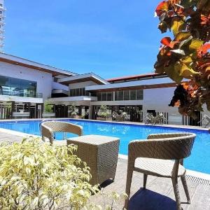 Hero’s Condo w/ 3 Beds+Free Pool Usage+Netflix
