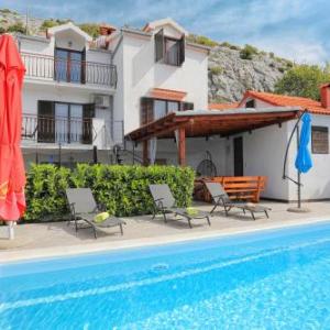 Family friendly house with a swimming pool Gornje Sitno Split - 20009