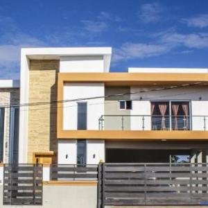 5 Star Villa minutes from Airport and Beaches