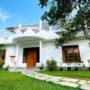 Madiha Surf House Lanka
