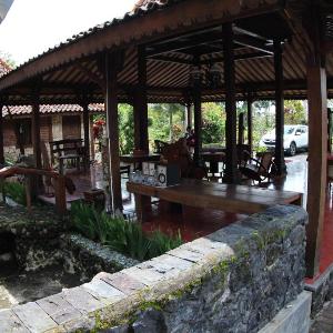 Villa Ndalem Joglo Hinggil  - Entire