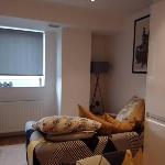 Entire house - 5 mins to East Croydon station with concierge