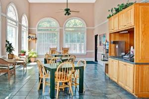 Super 8 by Wyndham Marietta/West/Atl Area, Marietta