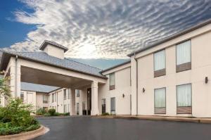Super 8 by Wyndham Conway, Conway