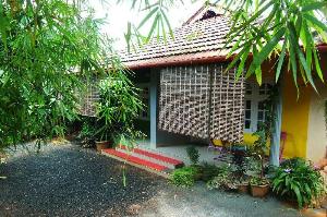 POP HOME 84641 Summer Villa, Wayanad
