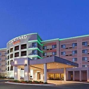 Hotels near The Cove At River Spirit - Courtyard by Marriott Tulsa Woodland Hills