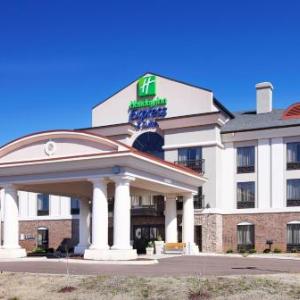 Ripley Hotels Deals At The 1 Hotel In Tn Holiday Inn Express Hotel Suites Covington