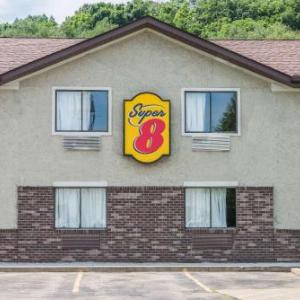 Super 8 by Wyndham Delmont