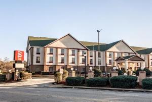 Red Roof PLUS+ & Suites Atlanta Airport South, College Park