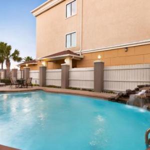 Days Inn & Suites by Wyndham Houston Hobby Airport