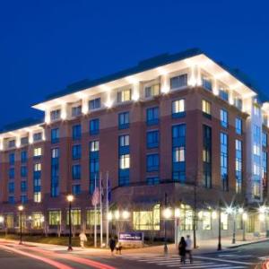 Hotels near Signature Theatre Arlington - Hilton Garden Inn Shirlington