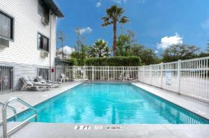 Super 8 by Wyndham Gainesville, Gainesville