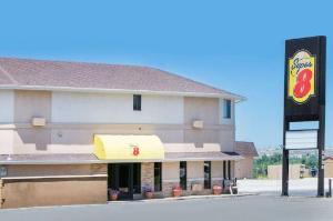 Super 8 by Wyndham Casper West by the River, Casper
