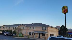 Super 8 by Wyndham Dodge City, Dodge City