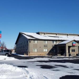 Fonner Park Hotels - SureStay Plus Hotel by Best Western Grand Island