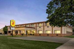 Super 8 by Wyndham Sarnia ON, Sarnia