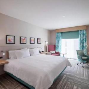 Visalia Fox Theatre Hotels - Hilton Garden Inn Visalia