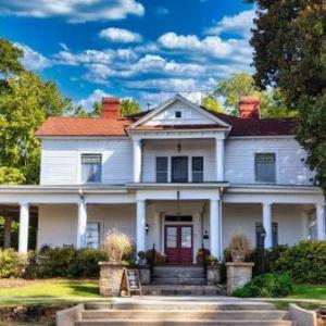 Veranda Historic Inn