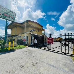 Frederick J Sigur Civic Center Hotels - Royal Palms Motel & RV Park