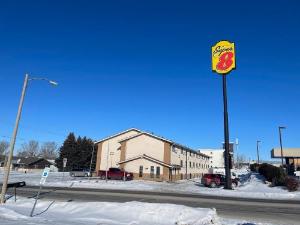 Super 8 by Wyndham Bismarck, Bismarck