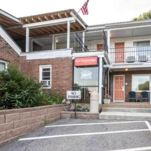 TiltonLodge Inn & Suites