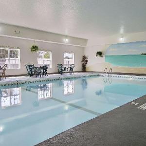 Hotel Iron Mountain Inn & Suites